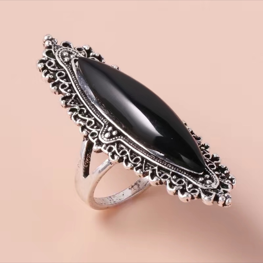 VINTAGE LONG RESIN RING - Picture 3 of 12